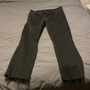 Mother jeans. The mid rise dazzler ankle. Not guilty- size 33.